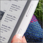 e-book reader Cybook Opus może być obsługiwany jedną ręką